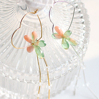 OKBA60049甜美醋酸板花朵玻璃珠心形长款耳圈
特征:耳圈耳扣, 心形, 植物
标签:心形 花 珠子 圆形