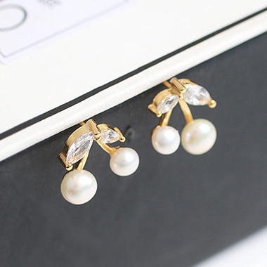 OKBA60204可爱小巧樱桃925银珍珠耳钉
特征:耳钉式, 食物/饮料
标签:樱桃 整件925银 珠子 