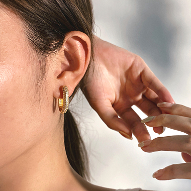OKBA60245真金电镀欧美法式小众轻奢椭圆形带钻耳圈耳扣耳饰
特征:耳圈耳扣
标签:椭圆形