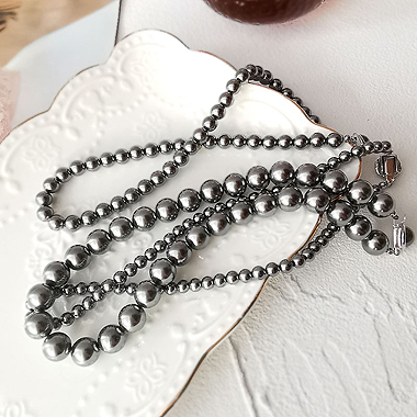 OKBA60363时尚百搭素款手工深灰色玻璃珠颈链项链
特征:单层链, 平面/立体几何图形, 其他形状
标签:圆形 珍珠 珠子 深灰色珍珠