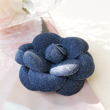 OKBA60480牛仔布小香风8cm两用配饰
特征:植物, 平面/立体几何图形, 其他形状
标签:花 山茶花 圆形