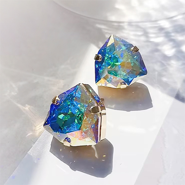 OKBA60489百搭轻奢大颗施华洛世钻彩色精致高级感耳钉
标签:耳钉式 几何图形||施华洛世奇钻 多边形 六边形