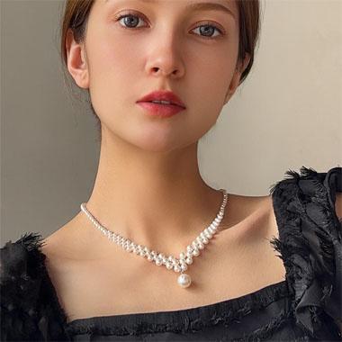 OKBA34293V领修饰脸型美颜项链
特征:穿珠链, 单层链, 多层链, 心形, 植物
标签:心形 花  珠子 
