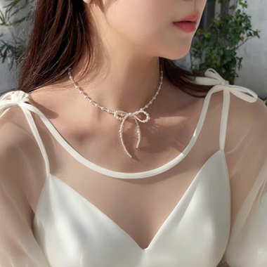 OKBA57976不对称蝴蝶结吊坠颈链链时尚少女韩版项链
特征:穿珠链, 单层链, 其他分类特征, 蝴蝶结, 平面/立体几何图形, 其他形状
标签:蝴蝶结 珍珠 珠子 圆形 不对称