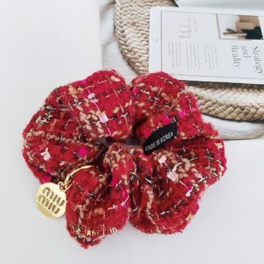 OKBA59131小香风大牌M吊牌圣诞花呢高级感大肠发圈
标签:发圈发绳||布艺 小香风 圣诞 MIU