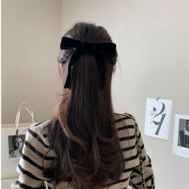 OKBA59178日本进口真丝丝绒百搭气质高大上名媛风蝴蝶结弹夹
标签:蝴蝶结  布艺  飘带