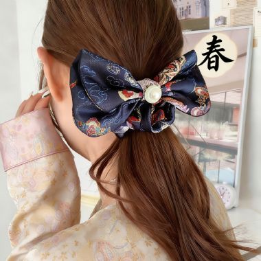 OKBA59500马上有福宋锦平安扣新中式国风蝴蝶结发圈
标签:发圈发绳||国风、新中式  蝴蝶结  仿珍珠  布艺