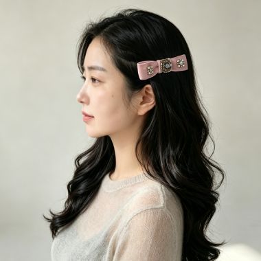 59878日本真丝丝绒蝴蝶结发夹女轻奢水钻边夹高级感气质鸭夹
标签:一字夹  鸭夹||蝴蝶结  仿珍珠